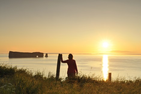 Person looking out to sea, Percé Rock